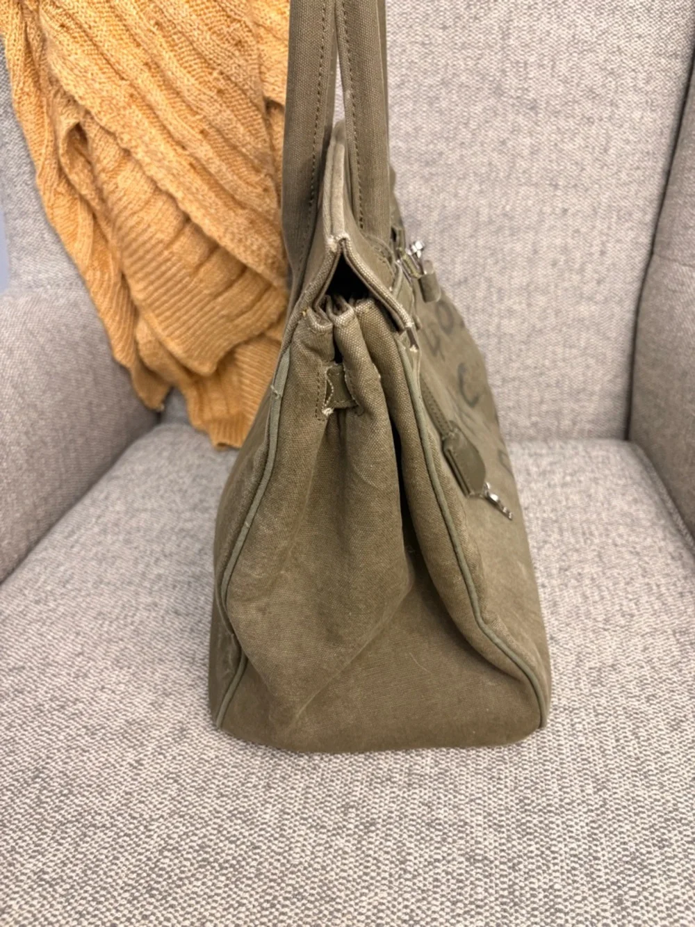 READY MADE Military-Style Canvas Tote with Lock Accent - Picture 5 of 7